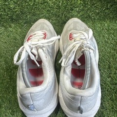 ASICS Novablast 5 x Bandit White Red Running Shoes 1012B895 Womens 9.5