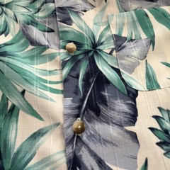Van Heusen Men’s Poly Hawaiian shirt size M 15-15 1/2