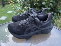 Asics Novablast 5 Women’s Size 8 Athletic Running Black Shoe