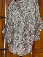Vince Camuto Womens L Floral Blouse Navy White RuffleSleeve Split Neck Sheer Top