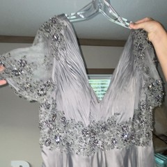 Women’s Gray Long Formal Gown Size 14 V-Neck Cap Sleeve Beaded Sequin