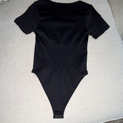 OQQ Women’s Black Short Sleeve One-Piece Bodysuit M Moderate Compression Stretch