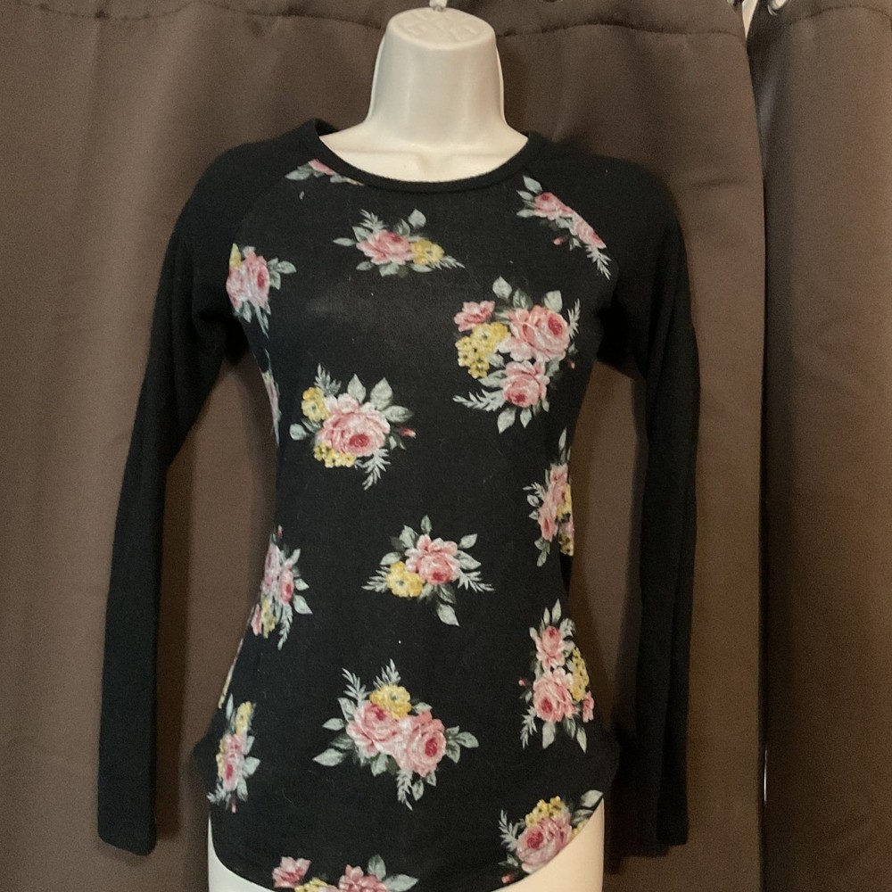 Rue 21 Floral Raglan Long Sleeve Tee Black Floral Size S
