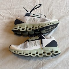 On Cloud Cloudstratus 2 Women’s Running Shoes Size 7 White Green