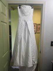 David’s Bridal White Wedding Dress Size 8 Strapless Chiffon A Line Bridal Gown