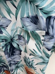 Van Heusen Men’s Poly Hawaiian shirt size M 15-15 1/2