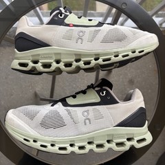 On Cloudstratus Shoes Women’s 11 White Green Athletic Running Lifestyle Sneakers