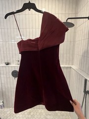 Muse by Marchesa Burgundy Velvet One Shoulder Twist Lined Zip Mini Dress 8