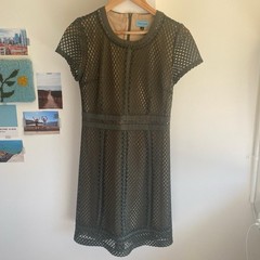 FRAÎCHE Green Lace Overlay Knee Length Dress Cap Sleeve Round Neck Zip Size S