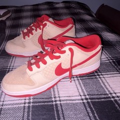 Nike Dunk Low Strawberry Waffle Pale Vanilla/Univ Red Suede HJ9100-294