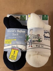 Women Comfort Non-Binding Crew Diabetic Socks (2 Pair) White, Black