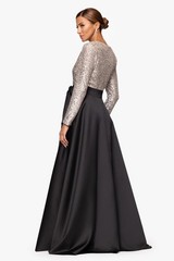 XScape Women’s V-Neck Sequin Long Dress Size US 6