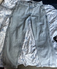 Abercrombie & Fitch Men’s Loose Fit Straight Light Wash Denim Jeans Mid Rise