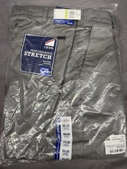 Izod Men’s Chino Pants 30 x 30 Straight Flat Front Stretch Smoked PearlGray NWT