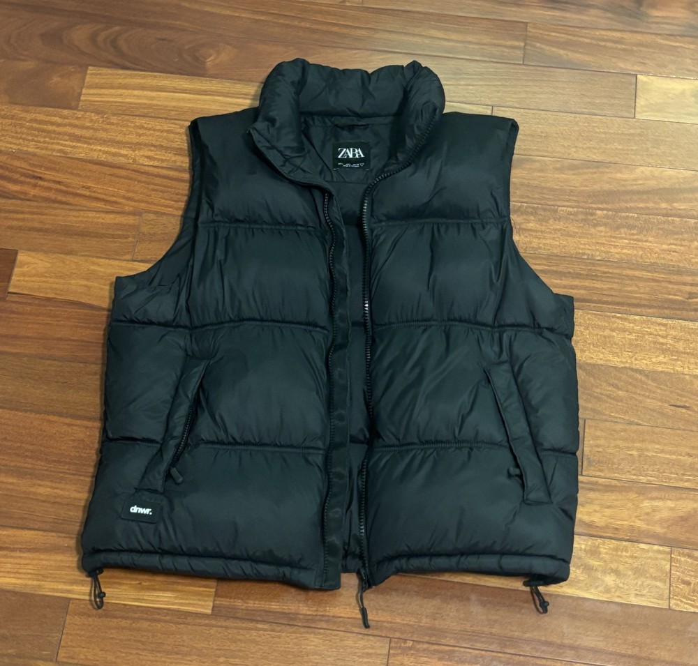Zara Men’s Puffer Vest – Black – Men’s Size Large – New Condition