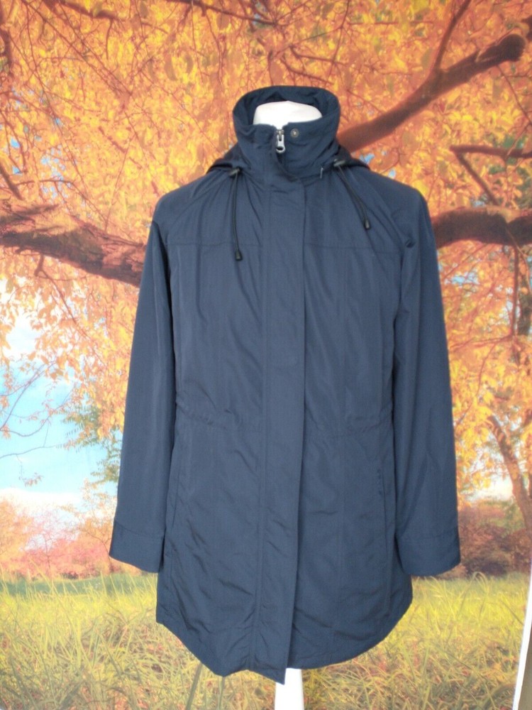 Orvis blue 100% polyester 95% nylon 5% elastane Jacket. UK men’s size Medium