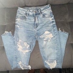 American Eagle Outfitters Women’s Light Wash High Rise Stretch Skinny Jeans, Si…