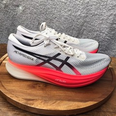 ASICS Metaspeed Edge+ Sneakers M 6.5 W 8 White/Sunrise Red Gym Running Shoes