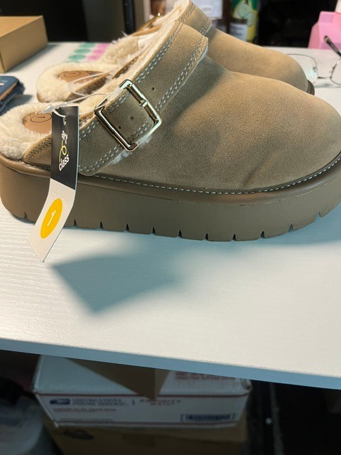 Art Class Faux Fur Lined Buckle Clogs Size 1 Tan