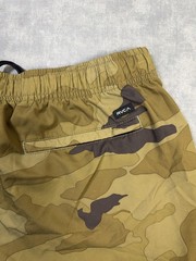 RVCA Shorts Mens Medium Green Camo Bermuda Elastic Waist Lined Drawstring Casual