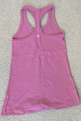 Lululemon – Cool Raceberback II *Nulu – Hip length, Size 4, Brier Rose