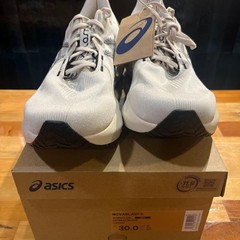 ASICS Running Shoes NOVABLAST 5 1011B974.250 Oatmeal/Black size 30cm sports