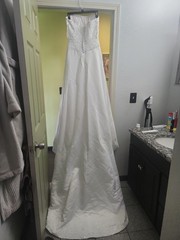 David’s Bridal White Wedding Dress Size 8 Strapless Chiffon A Line Bridal Gown