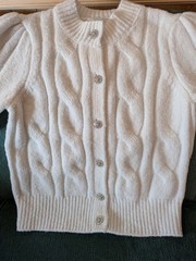 CLASSIC PUFF SLEEVE WOOL WHITE SWEATER W GLAMOROUS BUTTONS AND WEAVE. RETRO