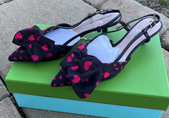 Kate Spade Daxton Heart Kitten Heel Slingback Black/Red Women 6.5M Red hearts