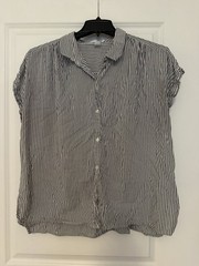 Old Navy Women’s White/Blue Striped Collared Button-Up Short Sleeve XXL