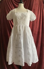 Gal Meets Glam Violetta Dress Women’s Size 6P Embroidered White Square Neck