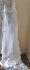 Sleeveless White Lace Beaded A-Line V Neck Full-Length Classic Wedding Dress