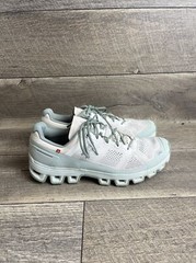 OnCloudventure Trail Running Shoe – Women’s Size 9 (White/Moss)